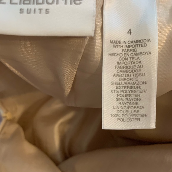 Cream suit - Picture 7 of 7